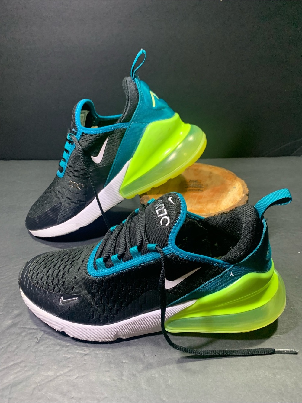 Nike Air Max 270 Sneakers Black Blue Shoe Size- Women’s-7.5 or Youth 6Y